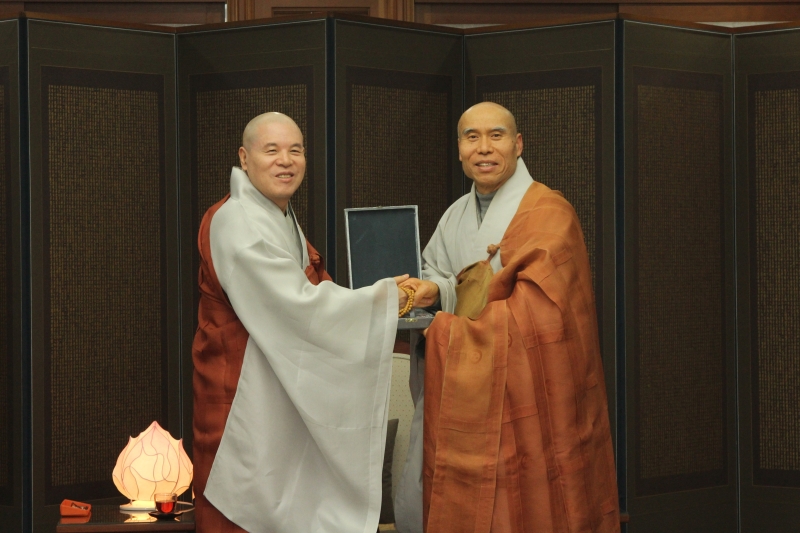 2015.12.23_승보공양 후원 공로자 흥국사 대오스님 표창